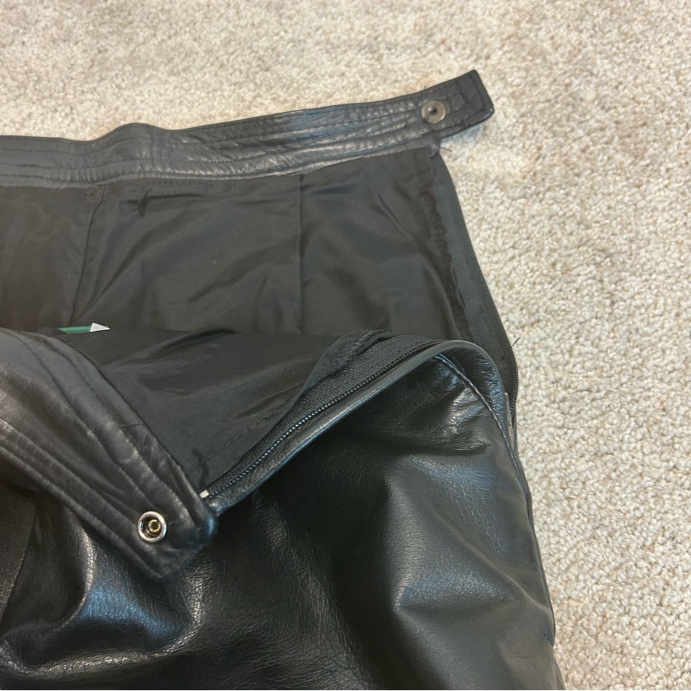 Danier leather vintage black leather V waist pleated pants - Picture 6 of 13